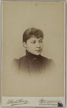 Portrait of Greta SlÃ¶Ã¶r-Ahlman, Mary Gallen-KallelaÂ´s sister, in Helsinki.