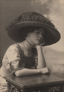 Portrait of Flo Saunders, date unknown
