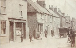 Papes Yard, Keldgate c.1900s  (archive ref DDX1525-1-4)