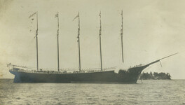 Helen J Seitz launch 1905