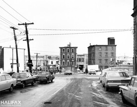 Perry Square, Foot of George St.