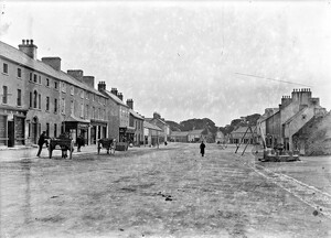 Meet Moate's Main Street - from the west!